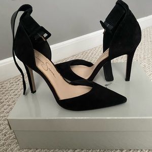 Jessica Simpson Black Pointed Suede Heels